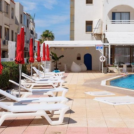 Amore Hotel Apts Paralimni Ngoại thất bức ảnh