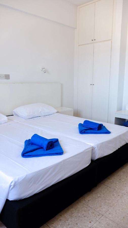 Amore Hotel Apts Paralimni Ngoại thất bức ảnh