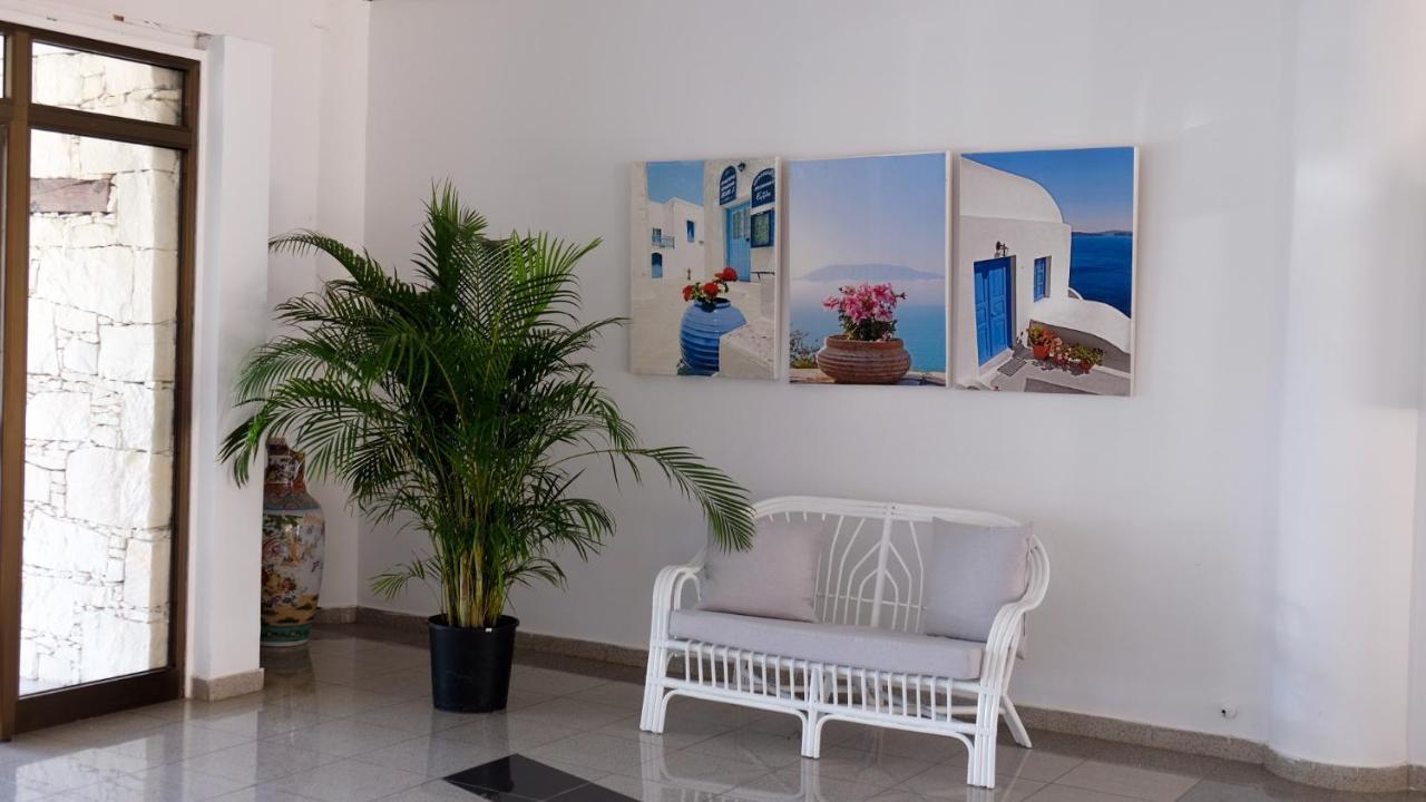 Amore Hotel Apts Paralimni Ngoại thất bức ảnh