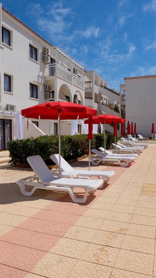 Amore Hotel Apts Paralimni Ngoại thất bức ảnh